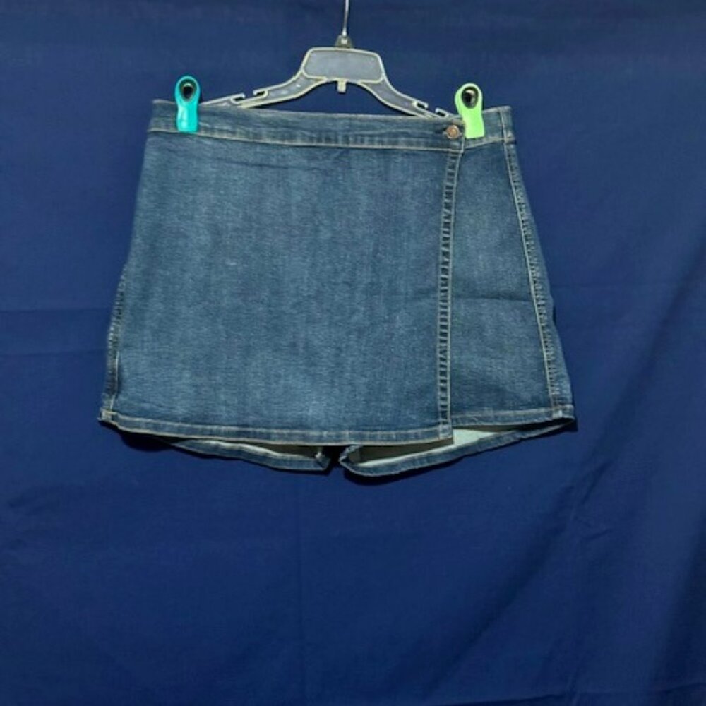 Crown & Ivy Jean Skort, Size 16`